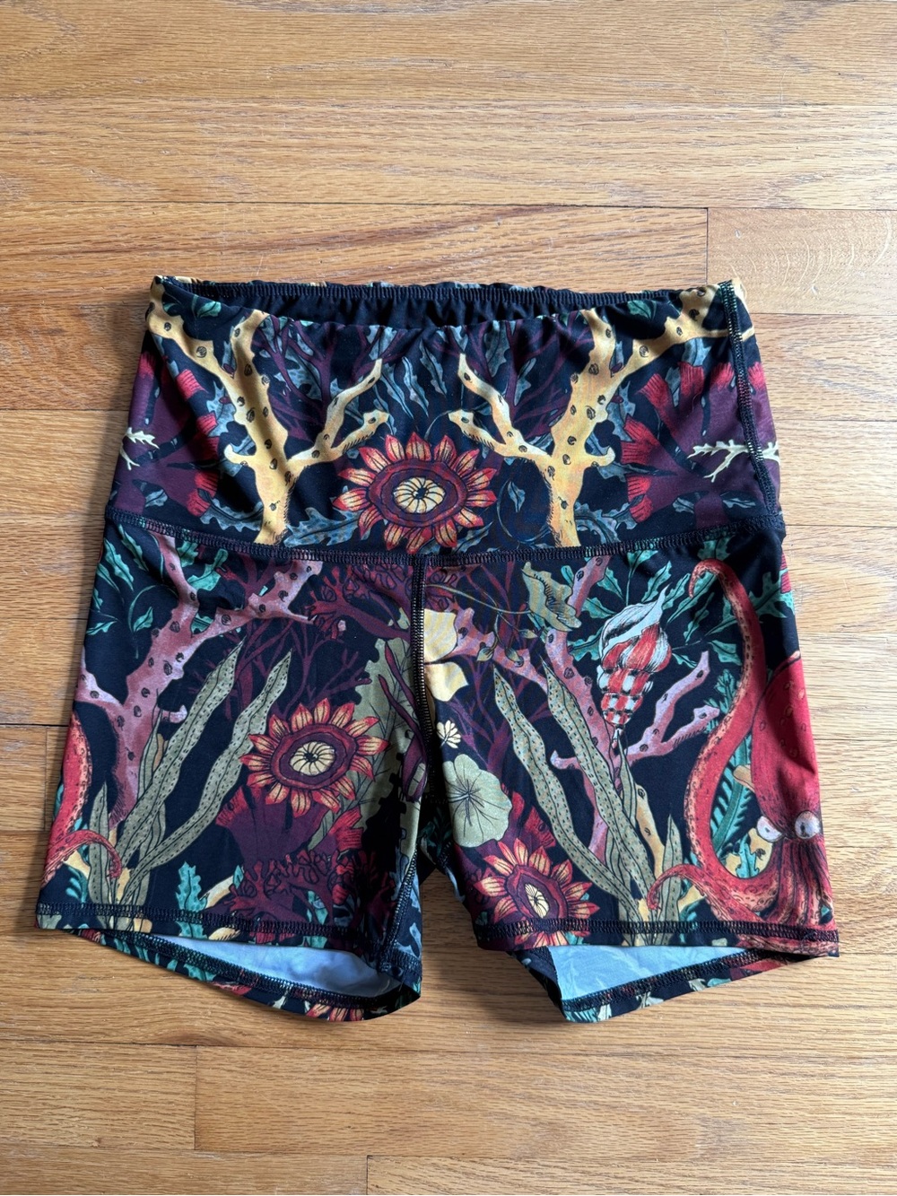 Yoga Democracy "Coral My Name" Joey Shorts. Size M, Octopus, Floral